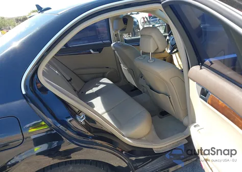 2012 Mercedes-Benz C 250 Luxury/Sport z USA, uszkodzony, nr VIN WDDGF4HB5CR206382